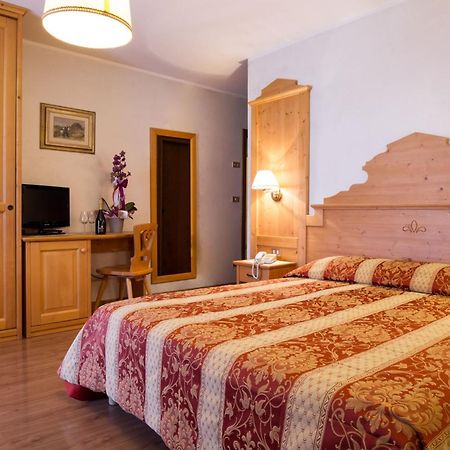 Hotel Al Prato Fiera Di Primiero Buitenkant foto
