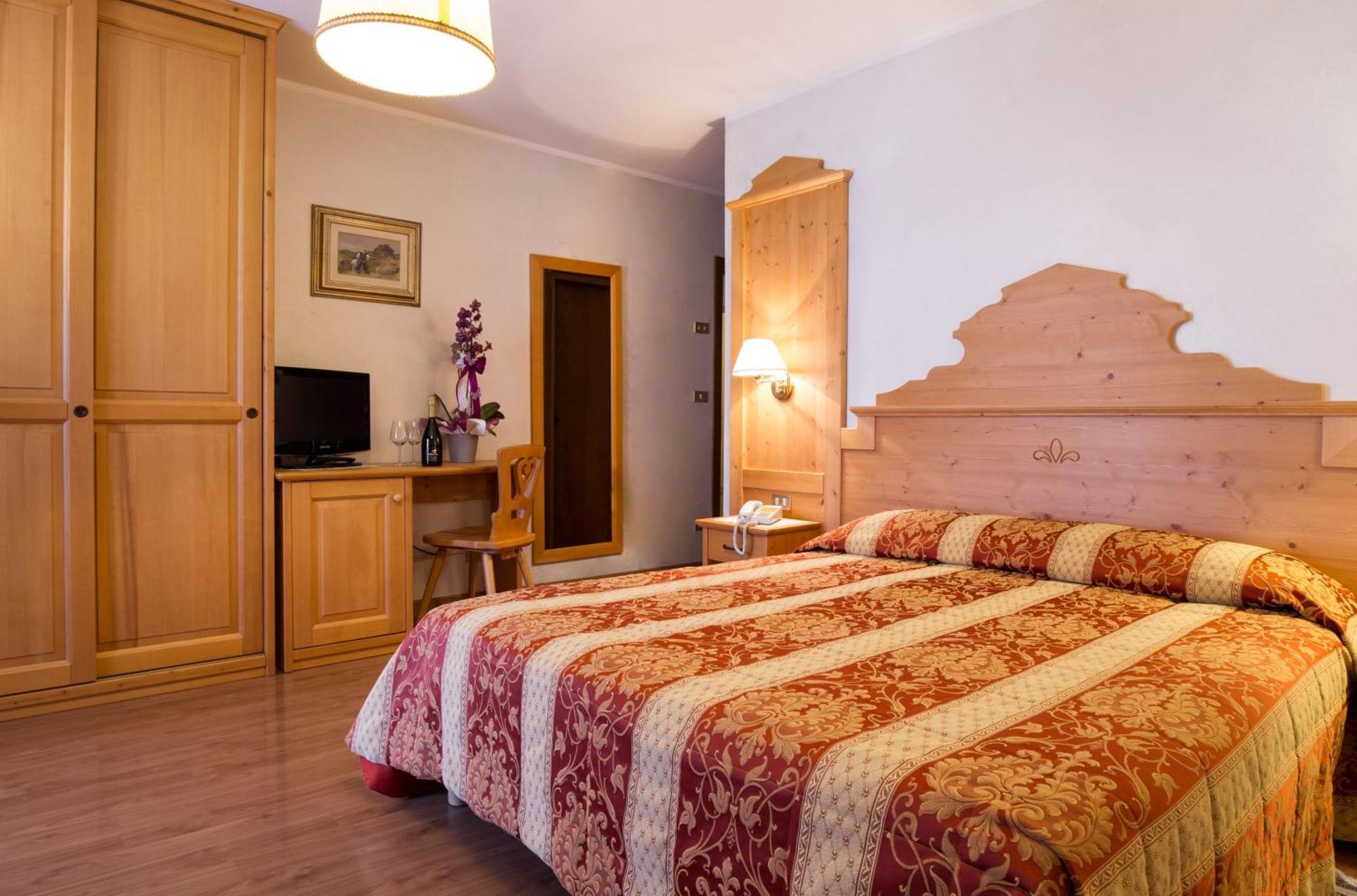 Hotel Al Prato Fiera Di Primiero Buitenkant foto