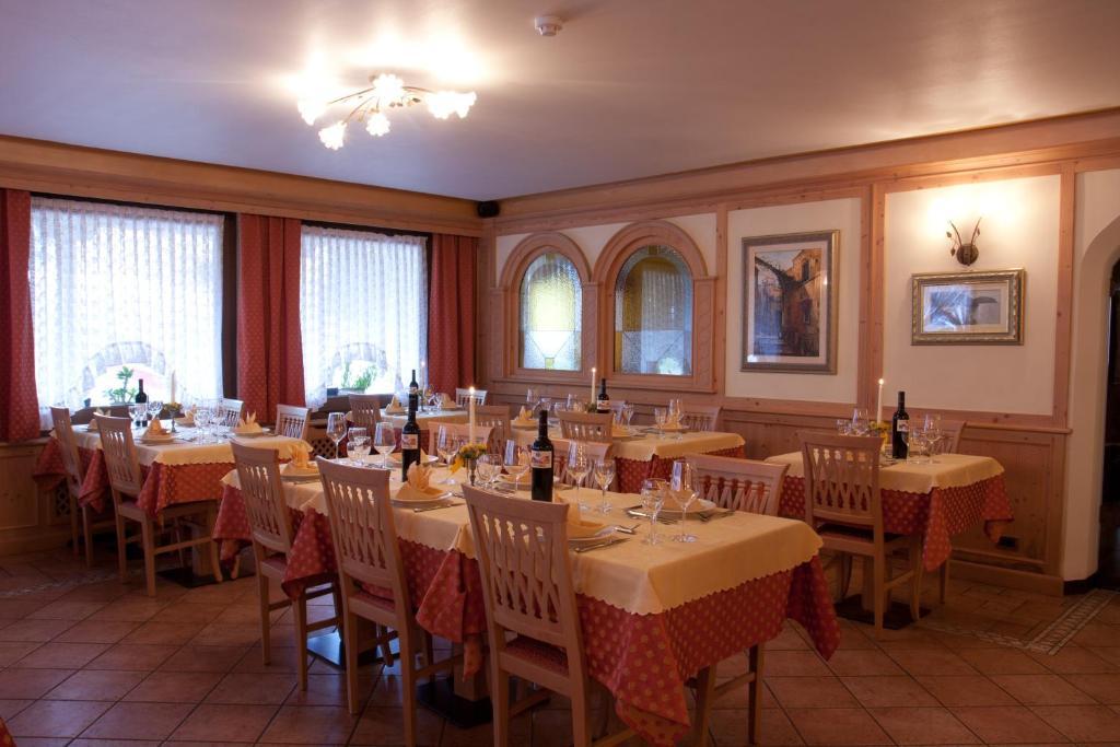 Hotel Al Prato Fiera Di Primiero Buitenkant foto