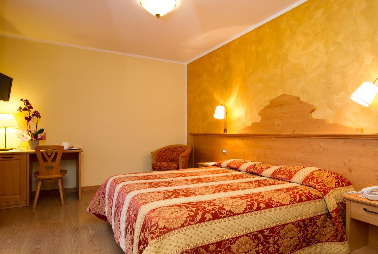 Hotel Al Prato Fiera Di Primiero Buitenkant foto
